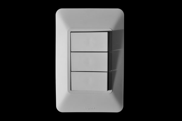 interruptor triple legrand elite blanco