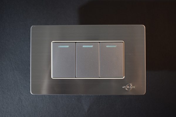 interruptor triple osblack plateado