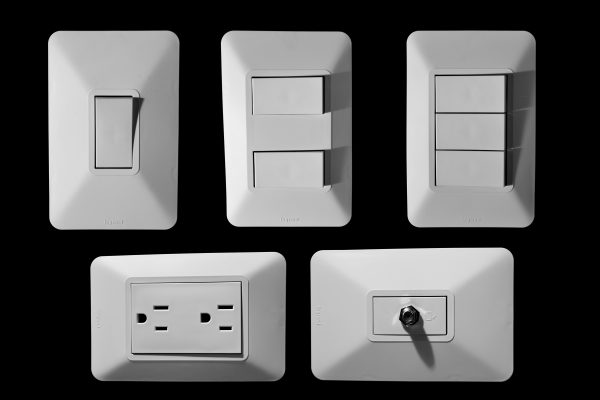 portada legrand elite blanca