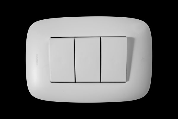 interruptor triple legrand galica