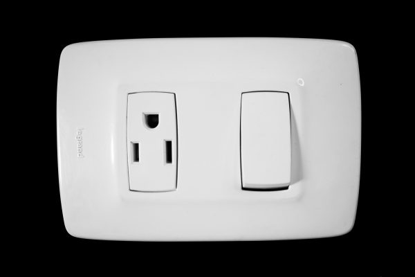 toma + interruptor arquea legrand