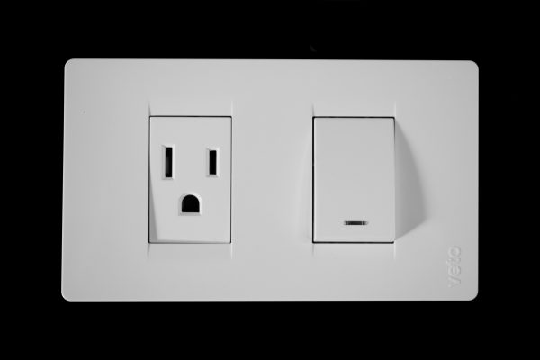 toma + interruptor veto premium white